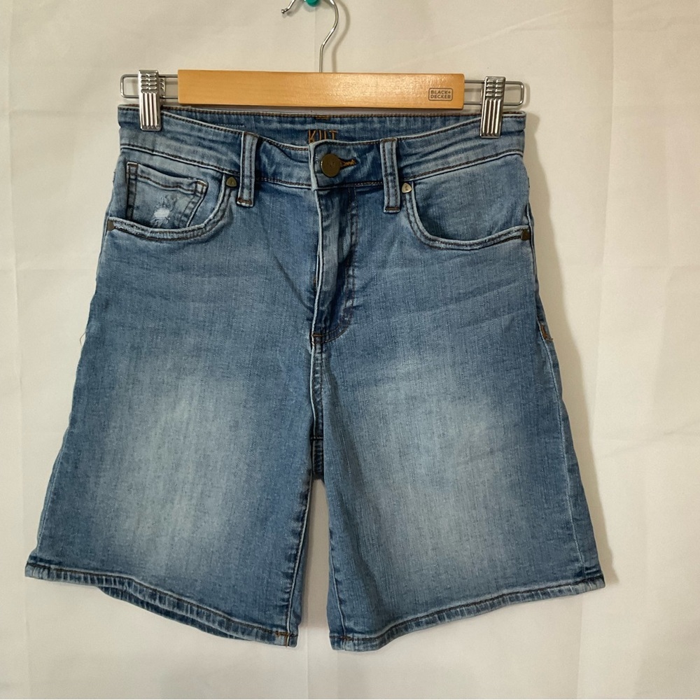 Kut from the Kloth High Rise Boyfriend denim shorts size 2